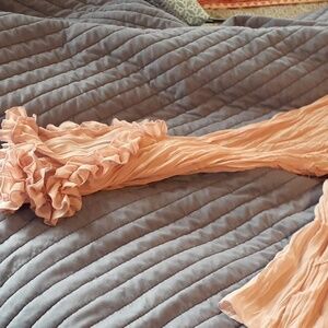 Ruffled Long-sleeved blouse